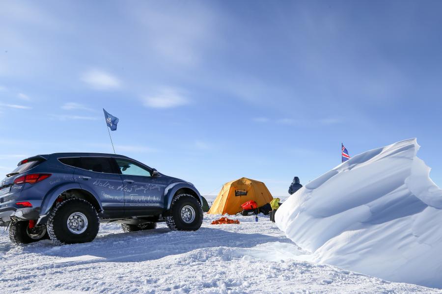  Hyundai Santa Fe by Arctic Trucks 2017 года  (фото 16 из 27)